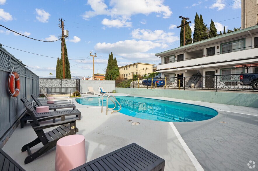 220 S Alvarado St, Los Angeles, CA à vendre - Photo de l’immeuble – Image 2 sur 45