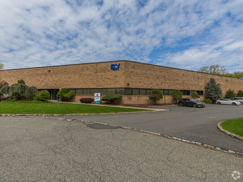 3 Sperry Rd, Fairfield, NJ à louer - Photo de l’immeuble – Image 1 sur 13