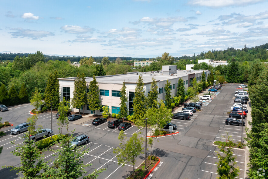 22722 29th Dr SE, Bothell, WA à louer - Photo de l’immeuble – Image 2 sur 6