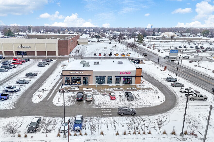 2925 Grand Ave, Ames, IA à louer - Photo de l’immeuble – Image 2 sur 4