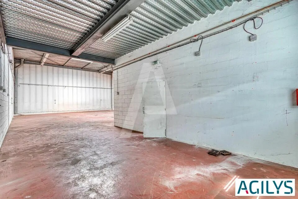 Local d’activités dans Villejuif à louer Photo de l’immeuble– Image 1 sur 7