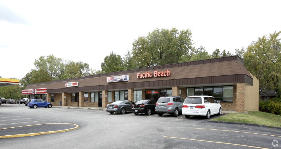 9919-9931 Watson Rd, Crestwood, MO à louer - Photo de l’immeuble – Image 2 sur 4