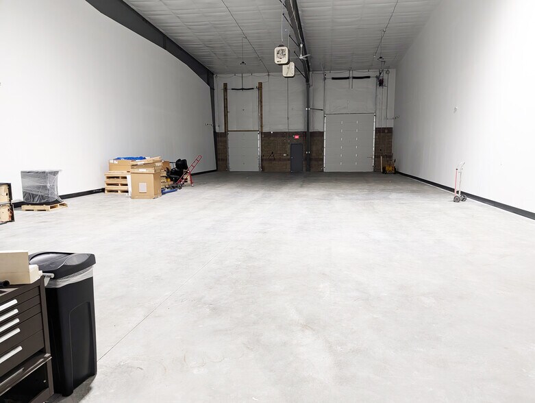 2 Lear Jet Lane, Latham, NY à louer - Photo de l’immeuble – Image 3 sur 18