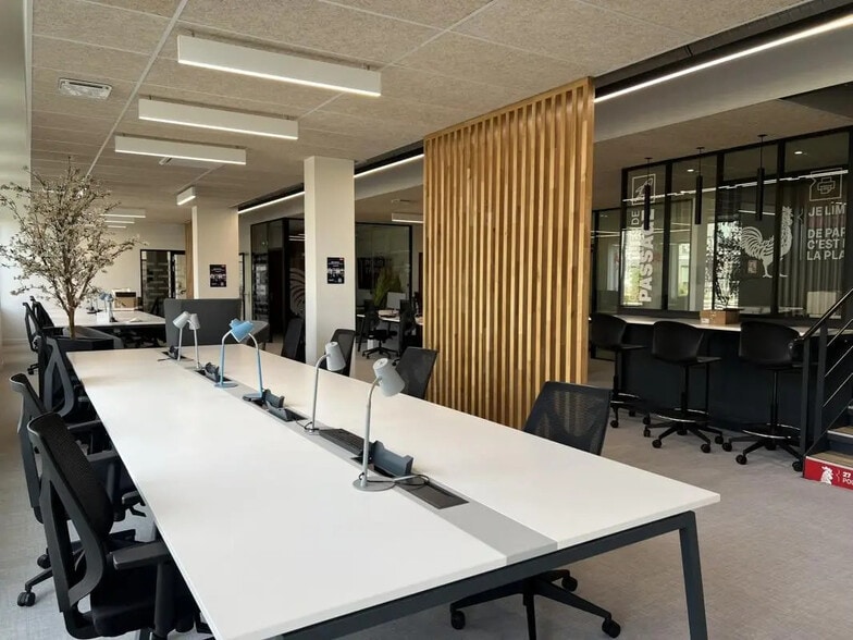 Bureau dans Tremblay-en-France à louer - Photo de l’immeuble – Image 3 sur 8