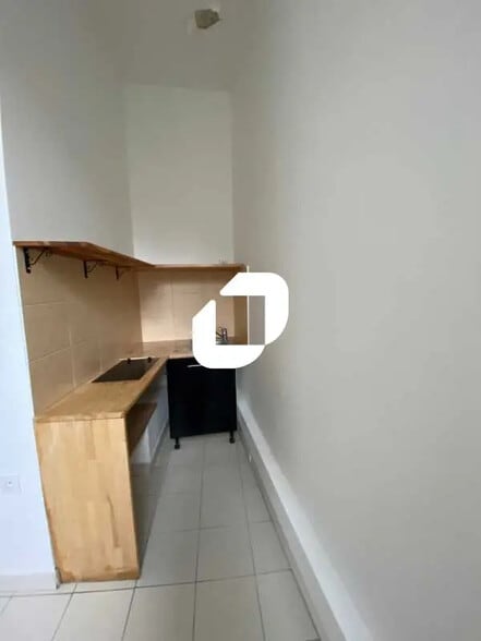 Local commercial dans Paris à louer - Photo intérieure – Image 2 sur 3