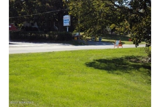510 Roanoke St, Christiansburg, VA à louer - Photo de l’immeuble – Image 3 sur 10