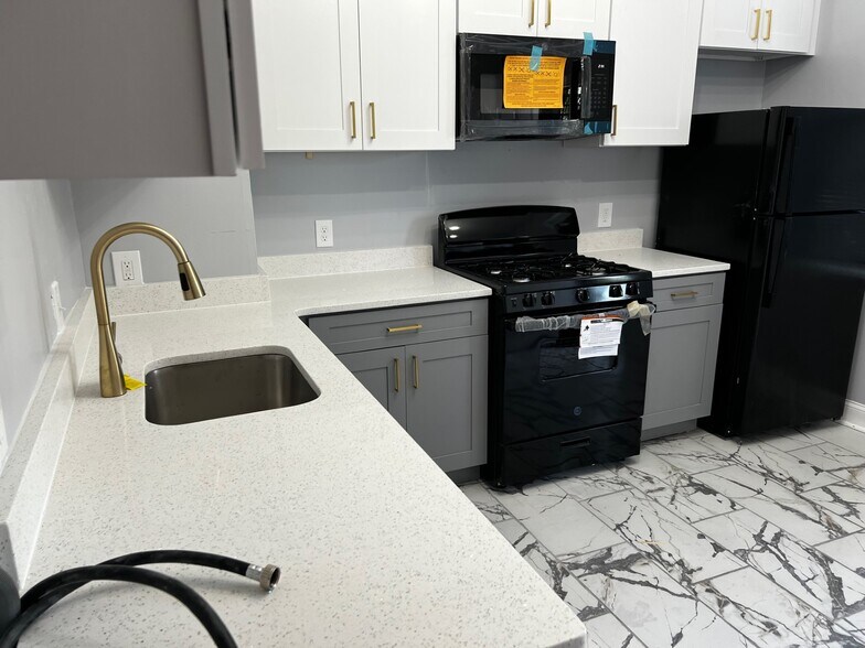 1717 Gwynns Falls Pky, Baltimore, MD à vendre - Photo principale – Image 1 sur 23