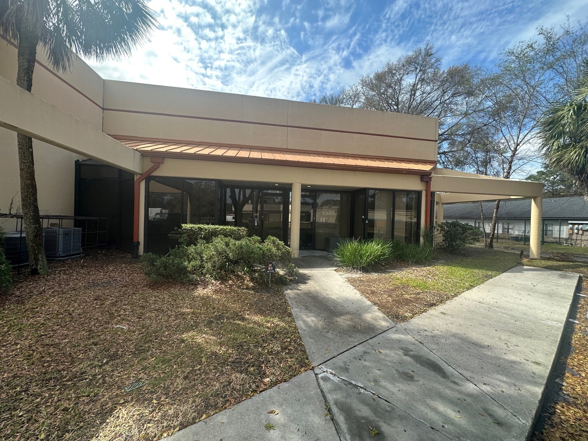 10592 N Balmoral Cir, Jacksonville, FL à louer Photo de l’immeuble– Image 1 sur 9