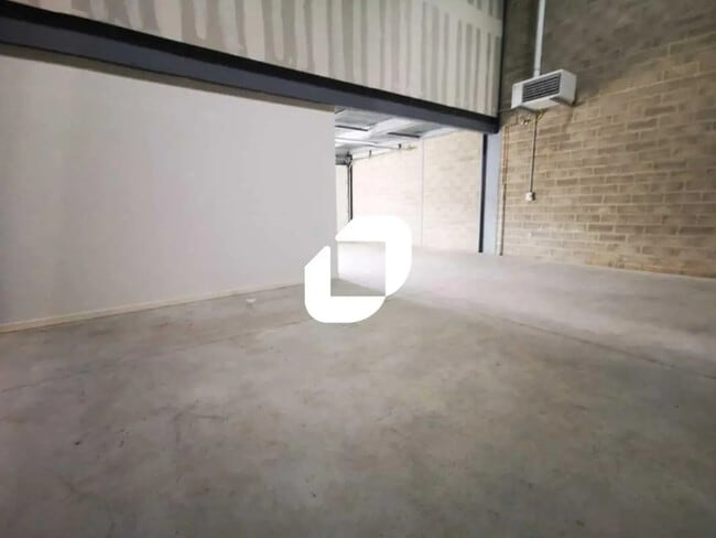 Plus de détails pour Bureau, Local d'activités à louer