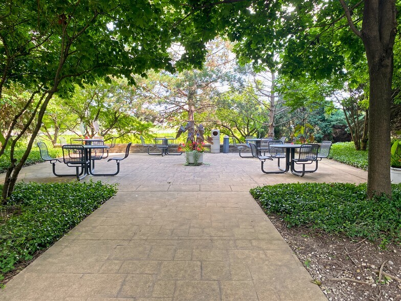 4320 Winfield Rd, Warrenville, IL à louer - Photo de l’immeuble – Image 3 sur 27