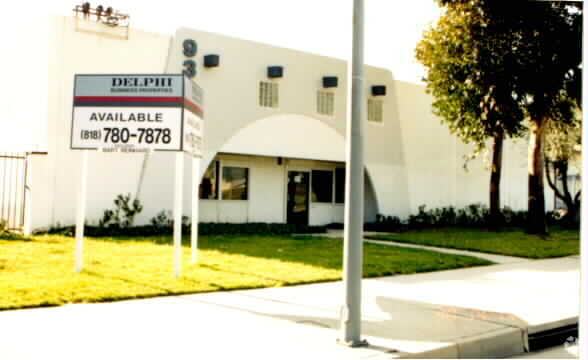 9301 Laurel Canyon Blvd, Arleta, CA à louer - Photo de l’immeuble – Image 3 sur 4