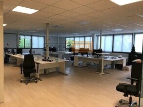 Bureau dans Gometz-la-Ville à louer Photo intérieure– Image 2 sur 4
