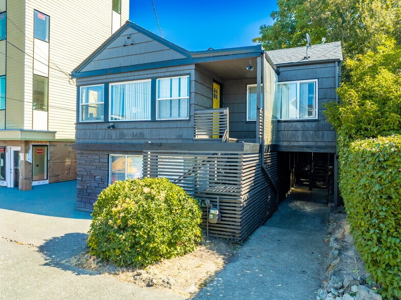 2630 58th Ave SW, Seattle, WA à vendre - Photo de l’immeuble – Image 1 sur 6