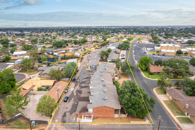 Plus de détails pour 2413 Idlewood Ln, Odessa, TX - Logement à vendre