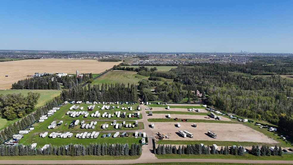 16815 41 Av SW, Edmonton, AB à vendre - Photo de l’immeuble – Image 2 sur 13