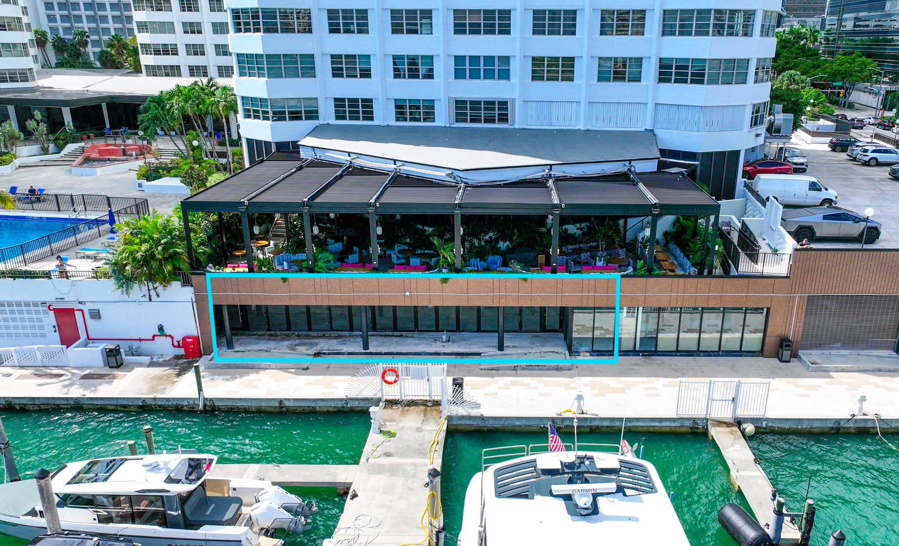 801 Brickell Bay Dr, Miami, FL à louer Photo principale– Image 1 sur 14