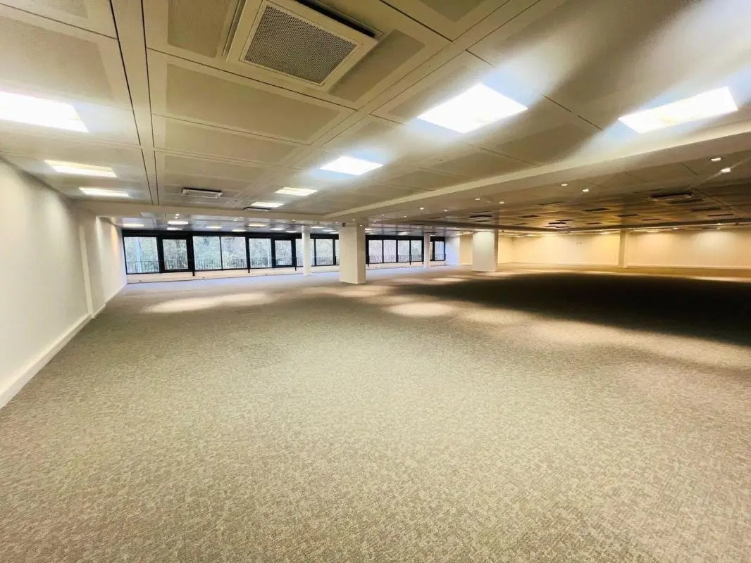 Bureau dans Louveciennes à louer Photo intérieure– Image 1 sur 5