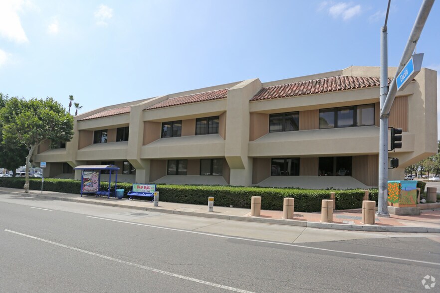 13030 Euclid St, Garden Grove, CA à vendre - Photo de l’immeuble – Image 2 sur 2