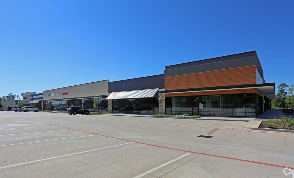 381 S Loop 336 W, Conroe, TX à louer - Photo de l’immeuble – Image 3 sur 5