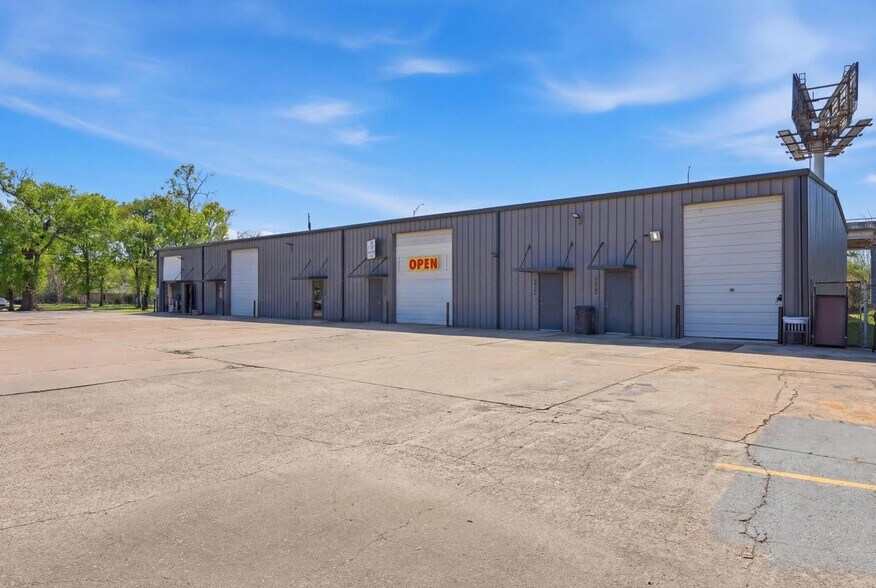 6550 Westwood Blvd, Beaumont, TX à louer - Photo de l’immeuble – Image 1 sur 9