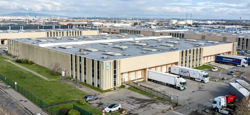 Industriel/Logistique dans Corbas à louer - Photo de l’immeuble – Image 1 sur 7