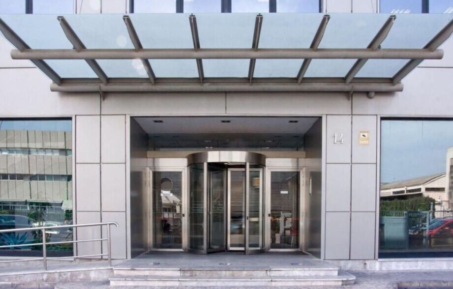 Bureau dans València, Valencia à louer - Photo de l’immeuble – Image 2 sur 17