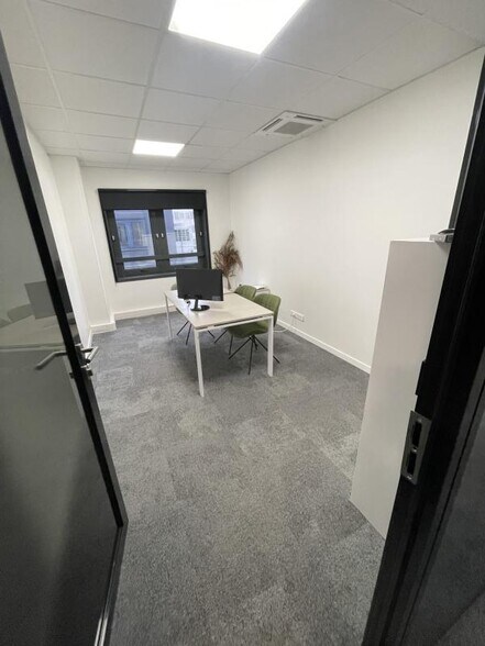 Bureau dans Suresnes à louer - Photo de l’immeuble – Image 3 sur 31