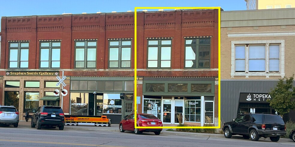927 S Kansas Ave, Topeka, KS à vendre - Photo de l’immeuble – Image 2 sur 3