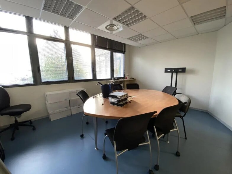 Bureau dans Saint-Grégoire à vendre - Photo de l’immeuble – Image 3 sur 8