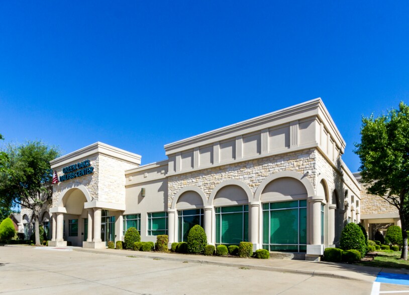 1950 NE Green Oaks Blvd, Arlington, TX à louer - Photo principale – Image 1 sur 17