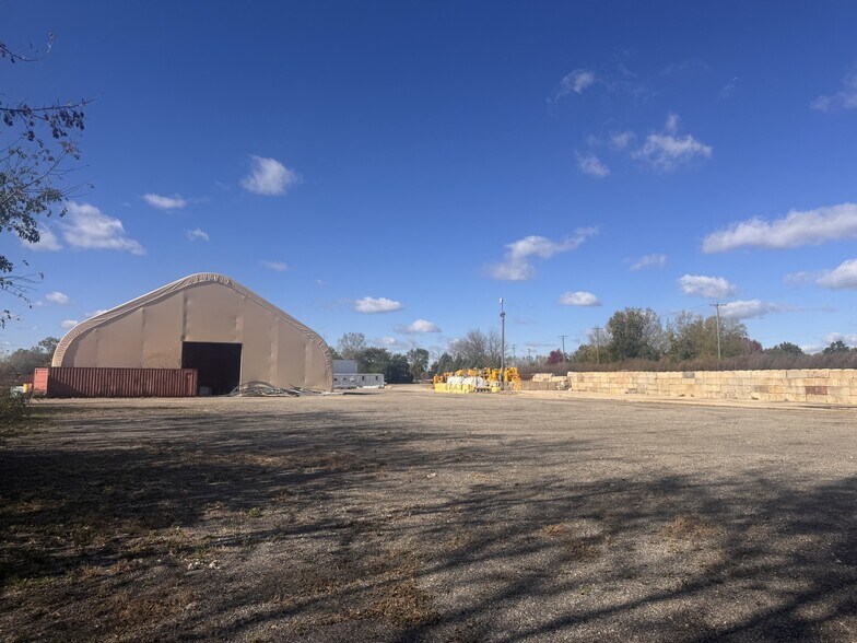 31W377 Spaulding Rd, Elgin, IL à louer - Photo de l’immeuble – Image 3 sur 5