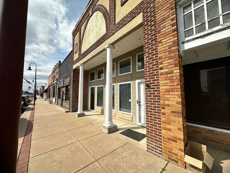 220 E Main St, Gentry, AR à louer - Photo de l’immeuble – Image 2 sur 11