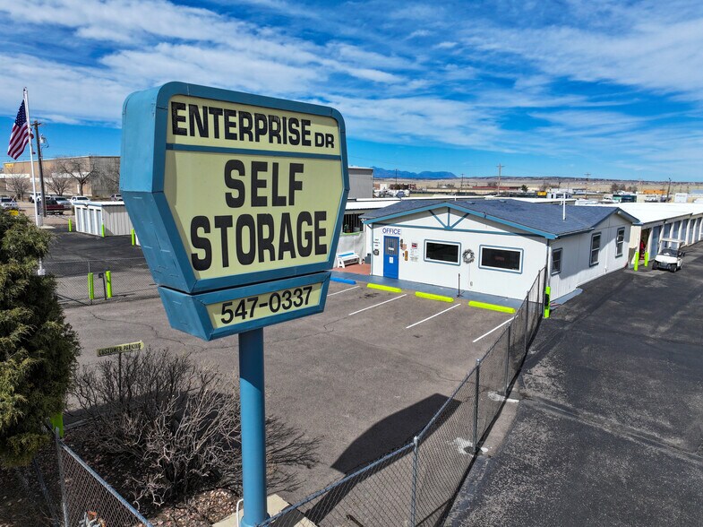 Enterprise Dr Self Storage portefeuille de 1 biens à vendre sur LoopNet.fr - Photo de l’immeuble – Image 2 sur 17