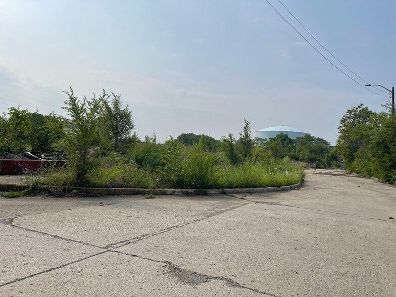 1915-1919 Madison Ave, Indianapolis, IN à louer - Photo de l’immeuble – Image 2 sur 5