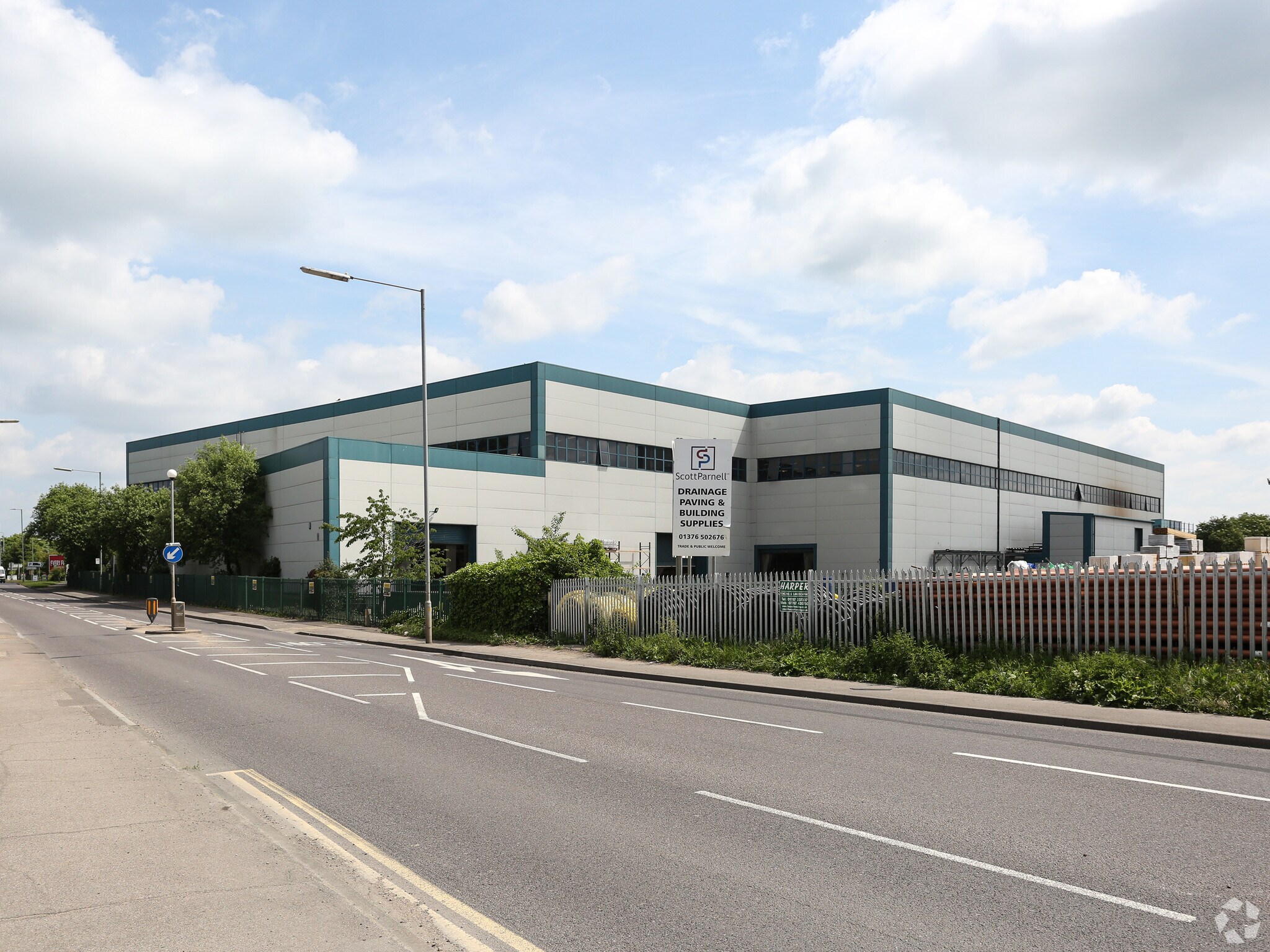 4 Freebournes Rd, Witham à vendre Photo principale– Image 1 sur 15