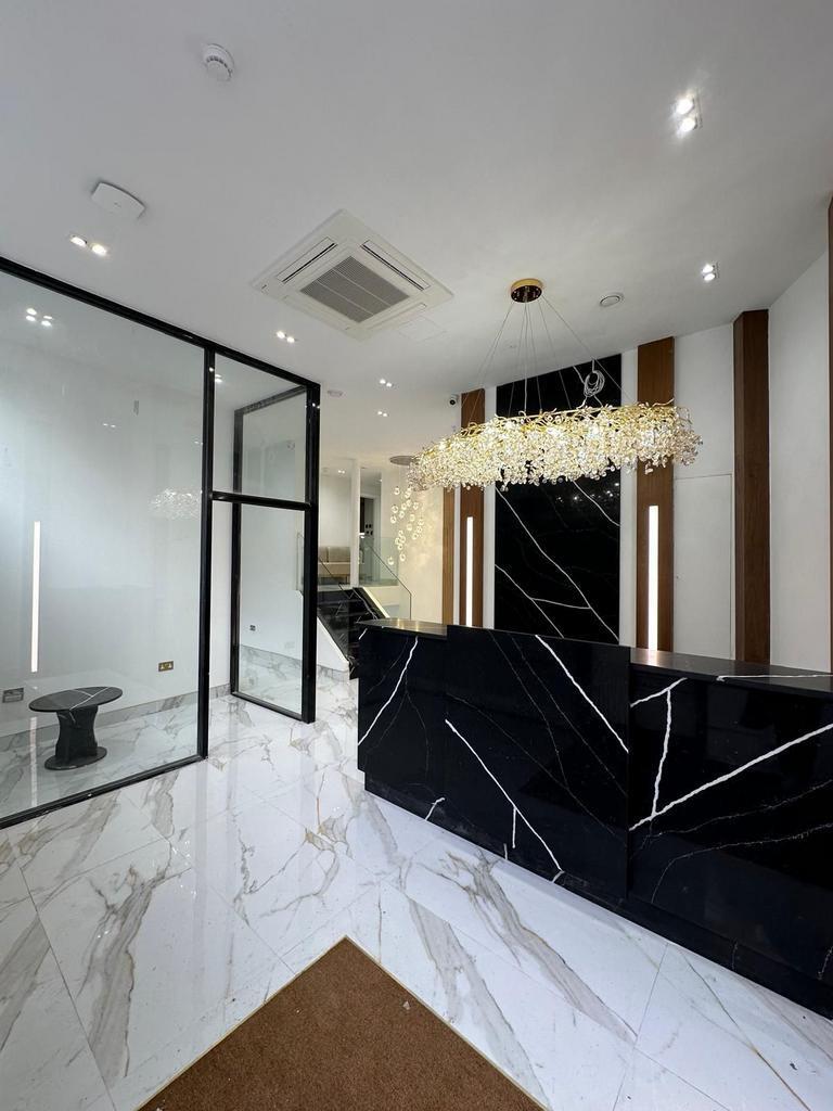 161-167 High St, Londres à vendre Photo intérieure– Image 1 sur 1