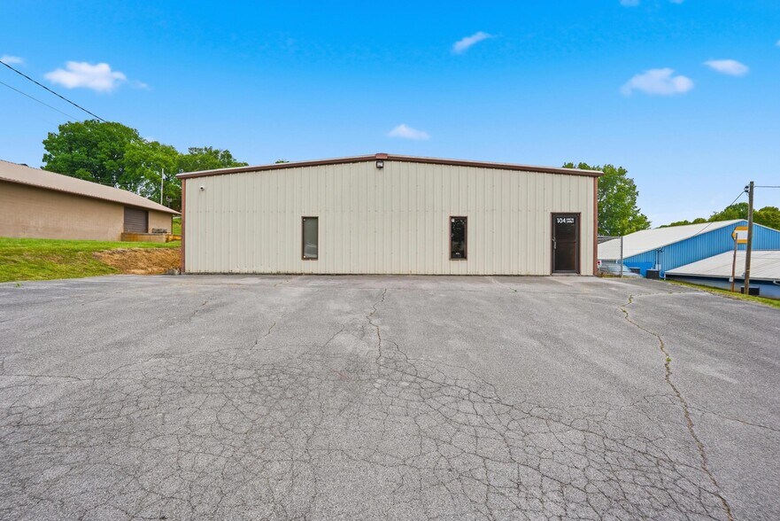 104 Center St, Gray, TN à vendre - Photo de l’immeuble – Image 2 sur 28