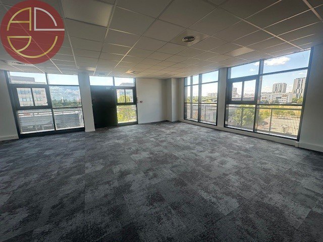Plus de détails pour Bureau à vendre