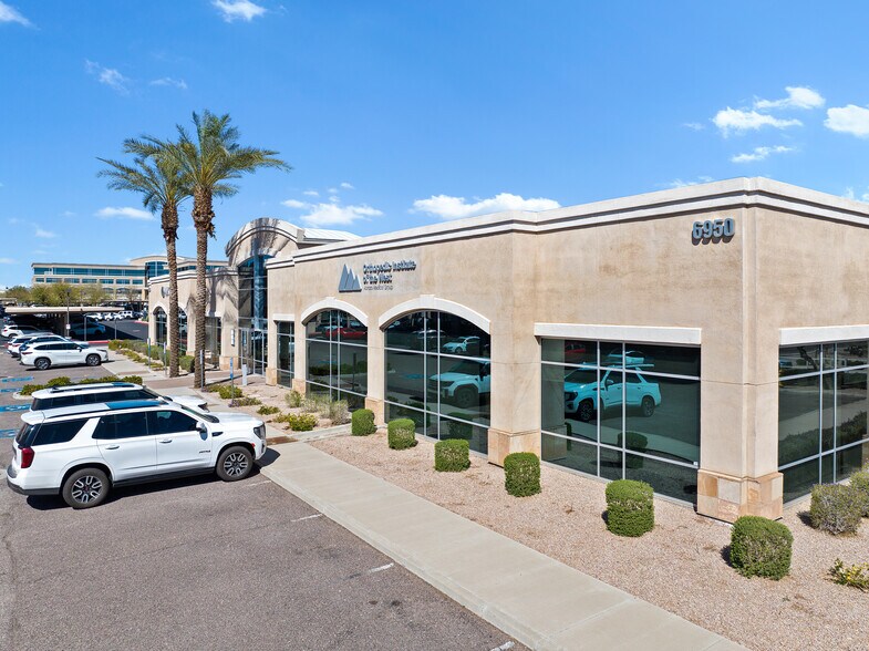 6950 E Chauncey Ln, Phoenix, AZ à louer - Photo de l’immeuble – Image 3 sur 22