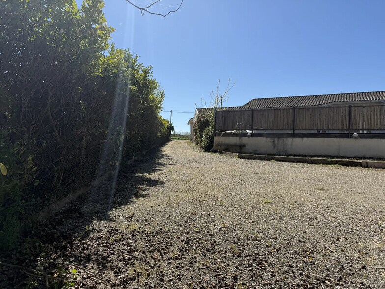 Industriel/Logistique dans Ambarès-et-Lagrave à vendre - Photo de l’immeuble – Image 2 sur 8