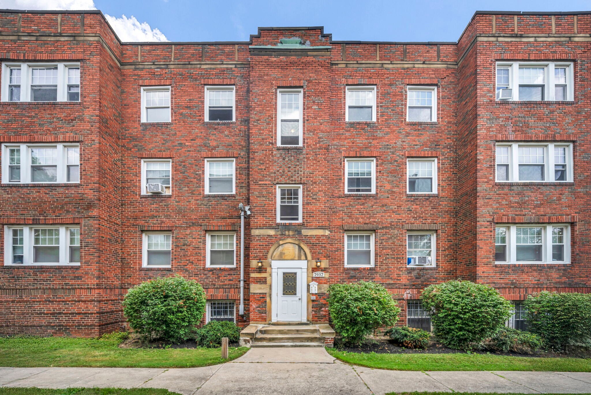 2932 S Moreland Blvd, Cleveland, OH à vendre Photo principale– Image 1 sur 23