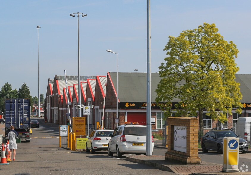 Main Dr, Wembley à louer - Photo principale – Image 1 sur 13
