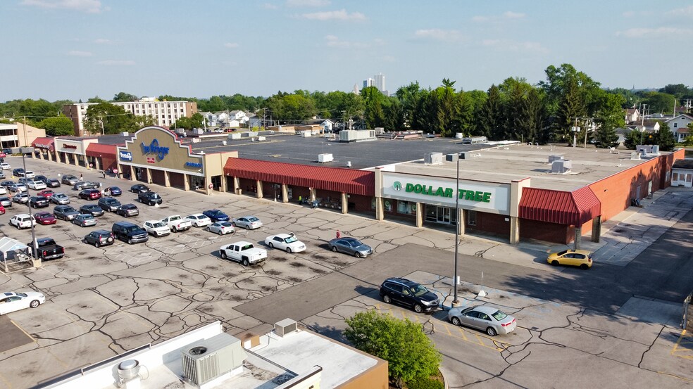 1105 W State Blvd, Fort Wayne, IN à louer - Photo de l’immeuble – Image 3 sur 8