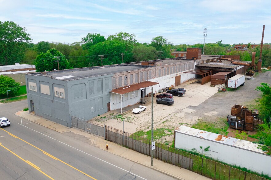 6501 Mack Ave, Detroit, MI à vendre - Photo de l’immeuble – Image 3 sur 9