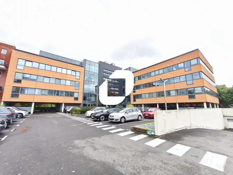 Bureau dans Créteil à louer - Photo de l’immeuble – Image 1 sur 15