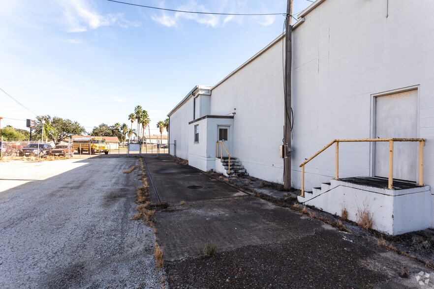 320 S Utah Ave, Weslaco, TX à louer - Photo de l’immeuble – Image 3 sur 38