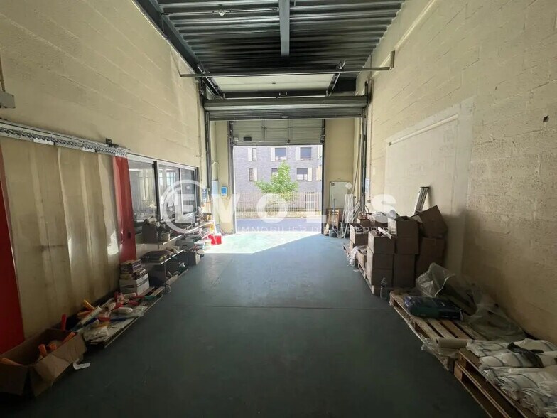 Local d’activités dans Boissy-Saint-Léger à louer - Photo de l’immeuble – Image 1 sur 16