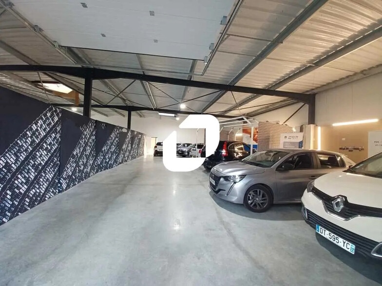 Bureau dans Montussan à louer - Photo de l’immeuble – Image 3 sur 10