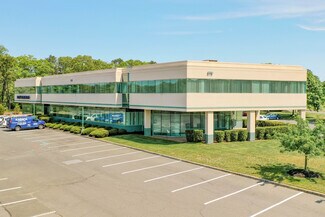 Plus de détails pour 570 Expressway Dr S, Medford, NY - Bureau, Bureau/Médical à louer