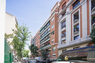 Plus de détails pour Calle del Monte Esquinza, 28, Madrid - Bureau à louer
